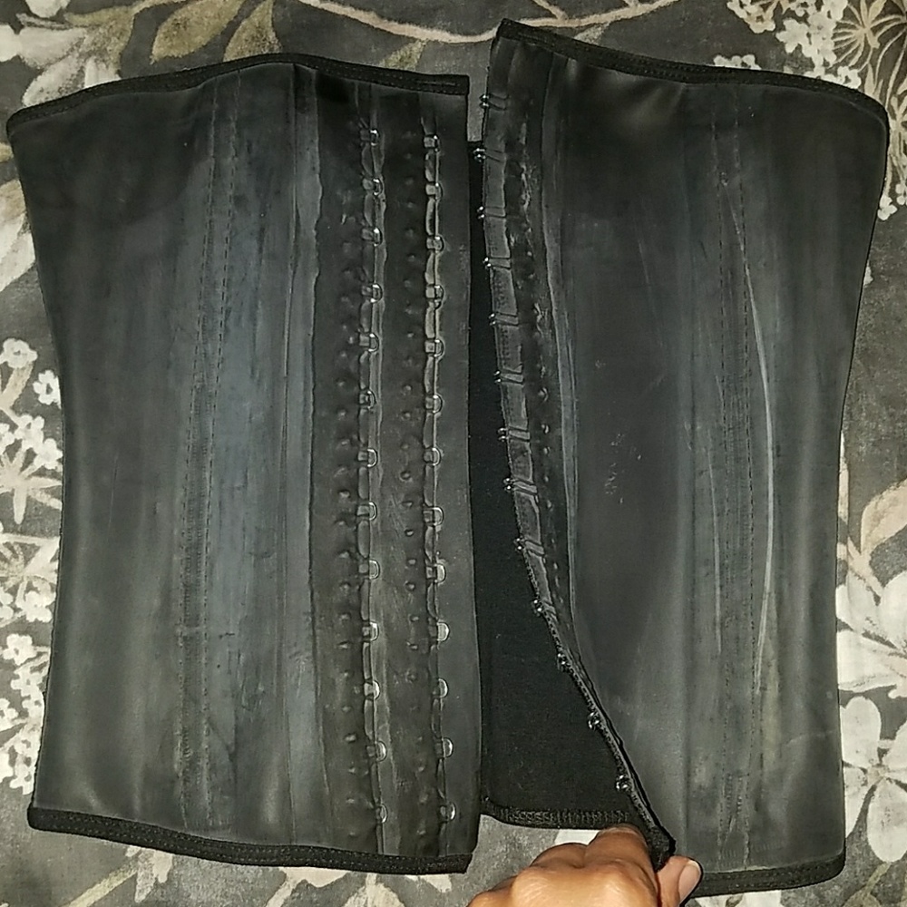 Waist trainer